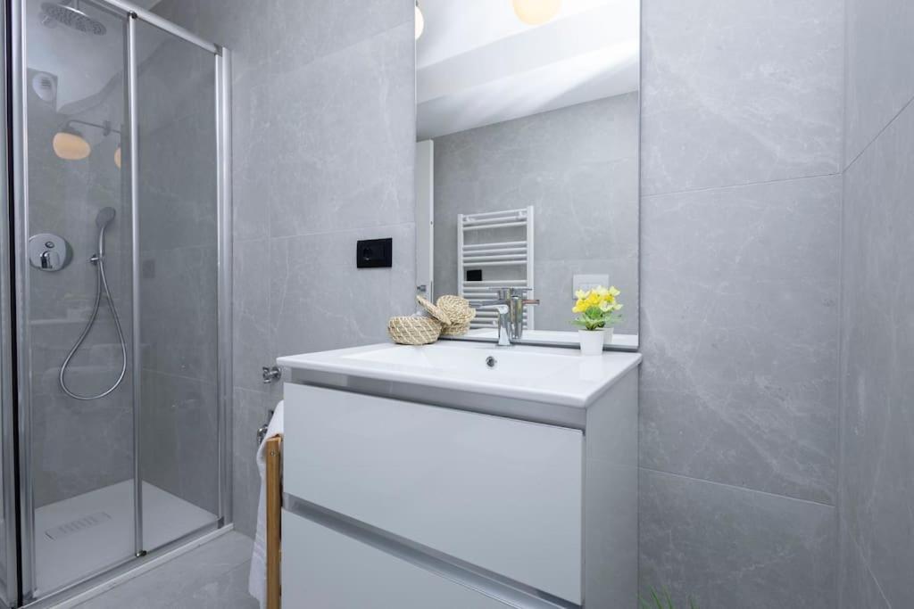 Darsena Charming Apartment By 101Flats Milán Exterior foto